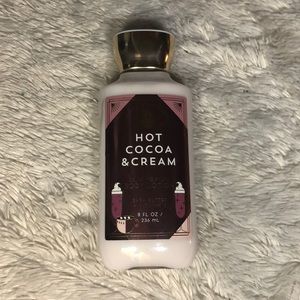 Bath & Body Works New Hot Cocoa & Cream lotion.